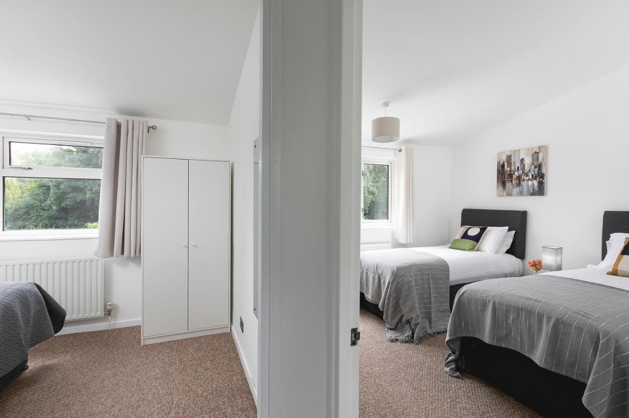 Skyvillion - Stevenage Spacious Comfy 2Bed House With Garden, Free Wifi & Parking Exterior photo